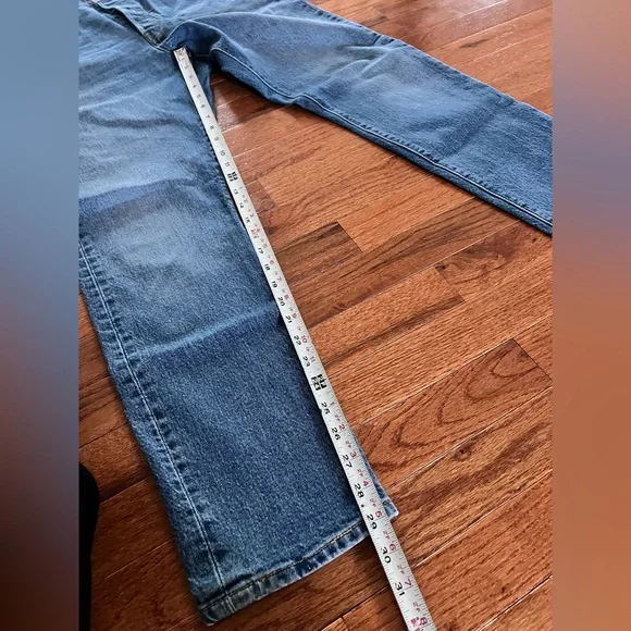 Levi’s 501 s Women’s Classic Blue Button-Fly Denim Jeans - Picture 9 of 11